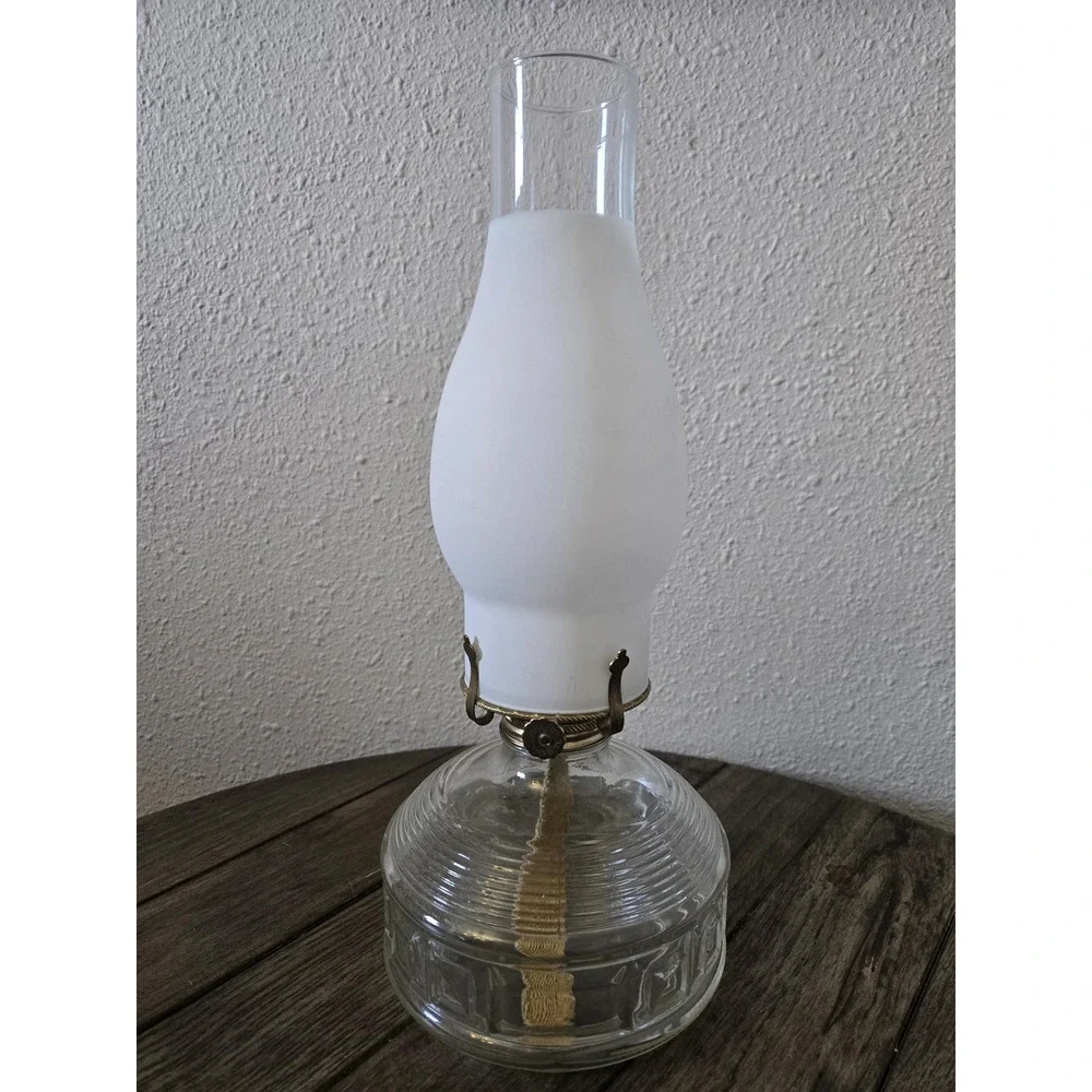 Vintage Lamplight Farms Clear Glass Oil Lamp W/Frosted Shade 14